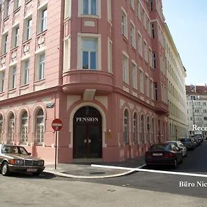 Liechtenstein Ii Apartahotel Viena